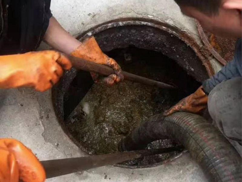 浦东清理化粪池时如何避免沼气的危害?